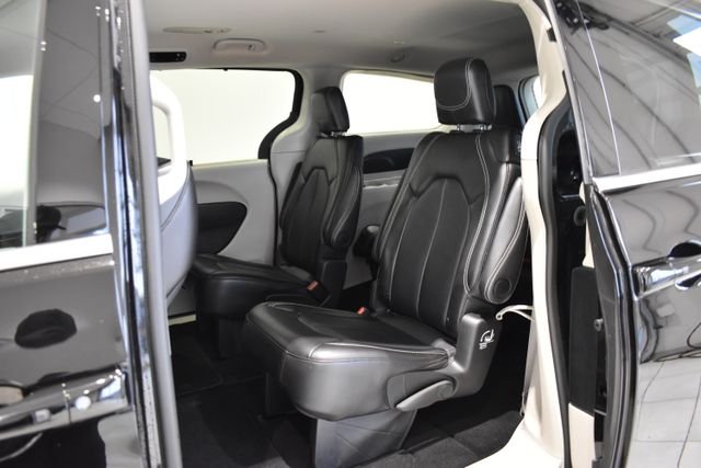 2024 Chrysler Pacifica Touring L - Photo 14