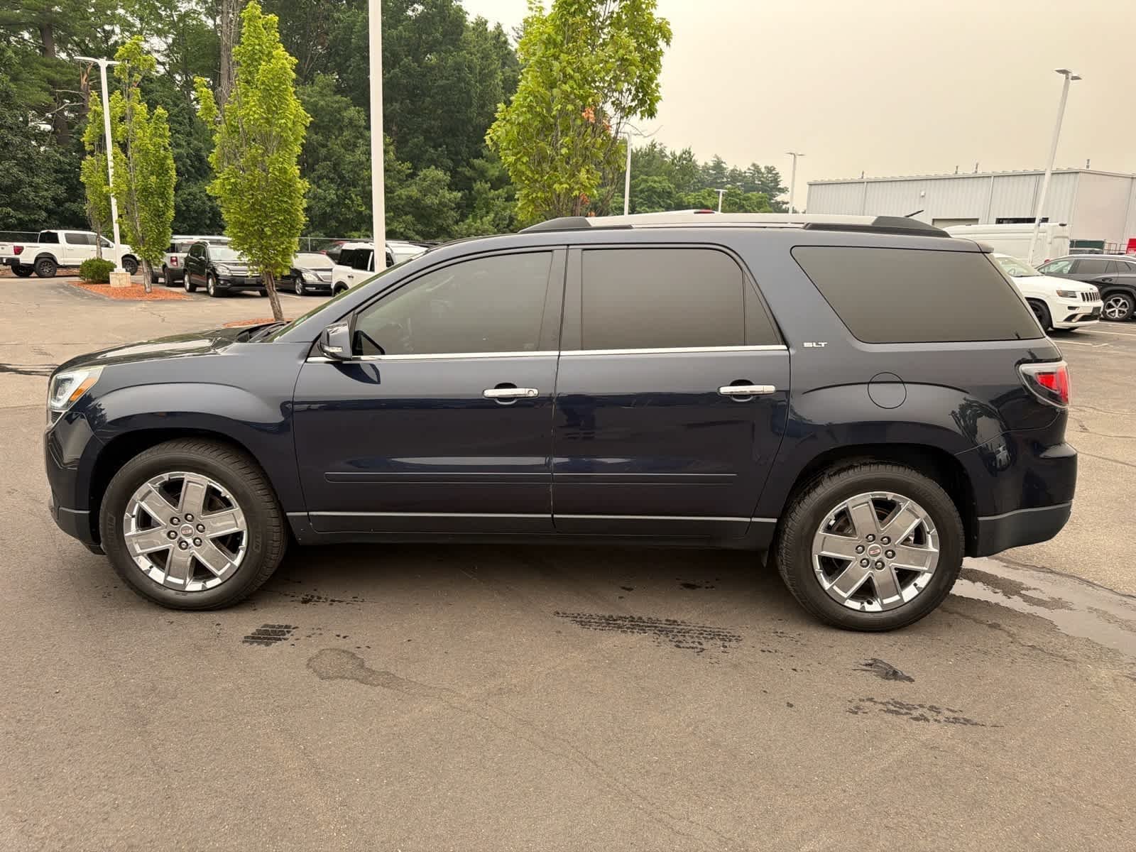 Used 2017 Dark Sapphire Blue Metallic GMC Limited image 9