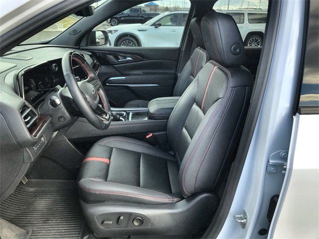 2024 Chevrolet Traverse RS photo 2