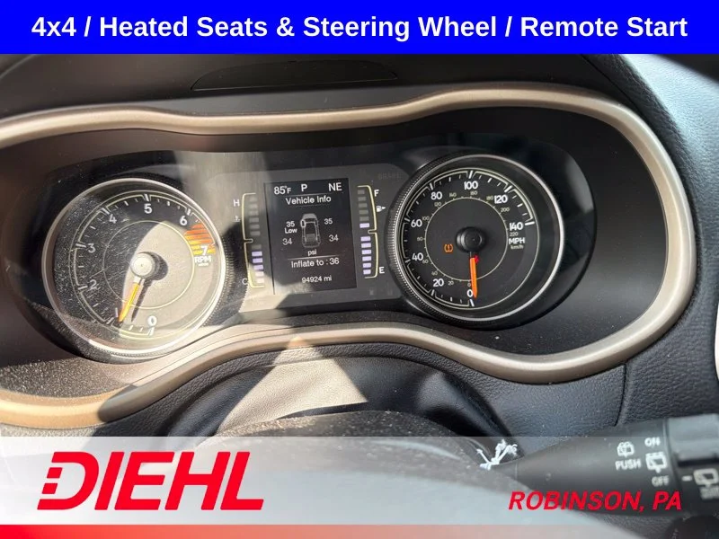 Used 2017 White Jeep Latitude image 12