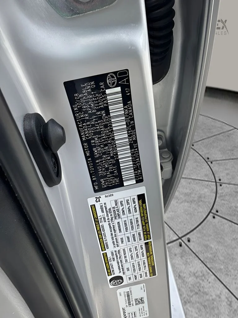 Used 2009 Gray Toyota Base image 19