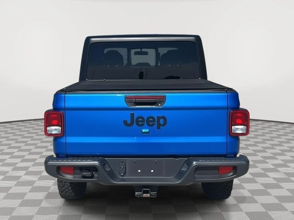 Used 2022 Hydro Blue Pearlcoat Jeep Altitude image 4