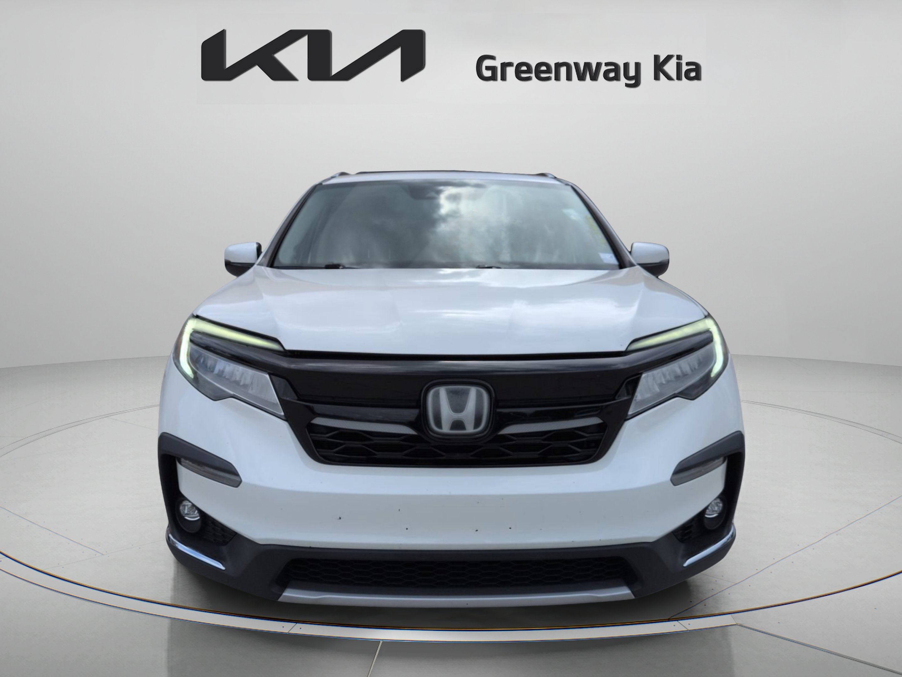 Used 2019  Honda Touring image 3