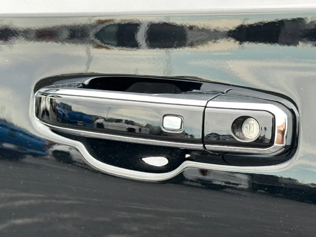 2026 GMC Yukon Denali Ultimate - Photo 14