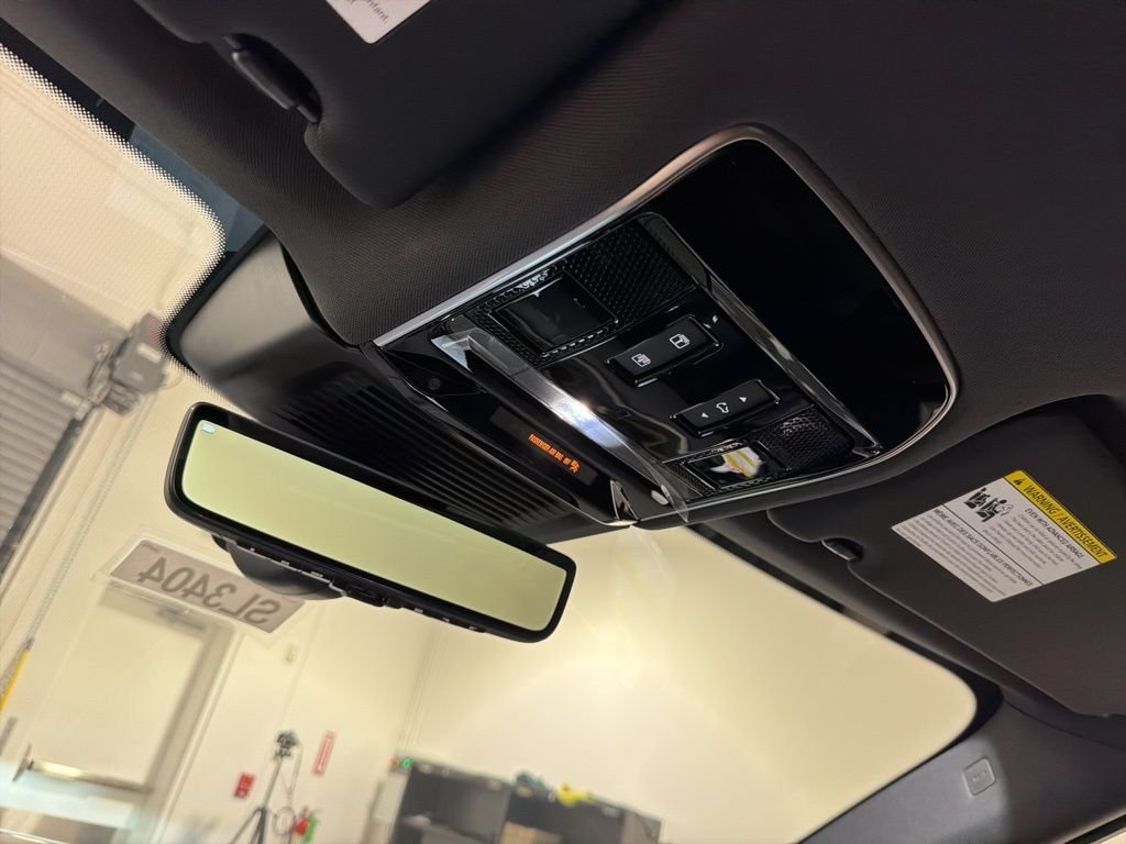 New 2026 Charente Grey Land Rover Dynamic SE P530 V8 image 21