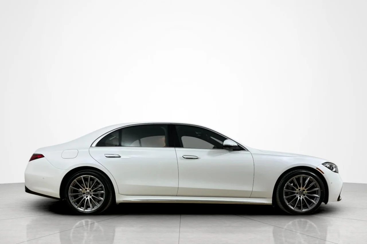 Used 2024 MANUFAKTUR Moonlight White Metallic Mercedes-Benz S 580e image 6