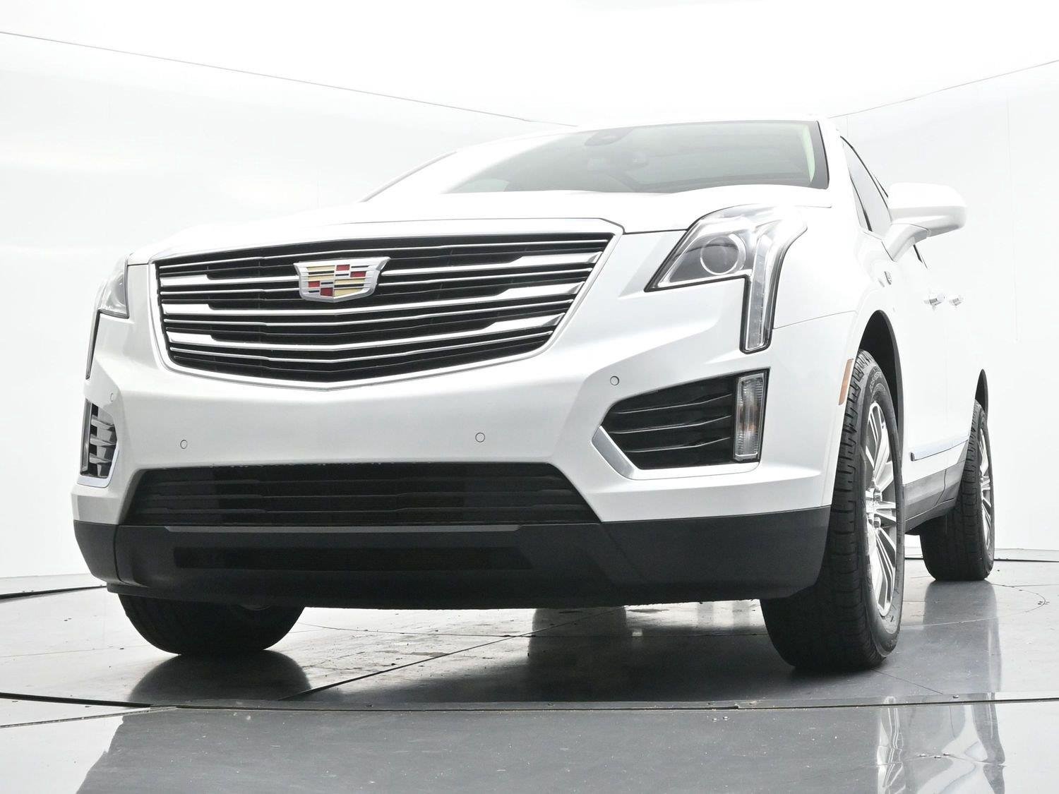 Used 2017 CRYSTAL WHITE TRICOAT Cadillac Luxury FWD image 52