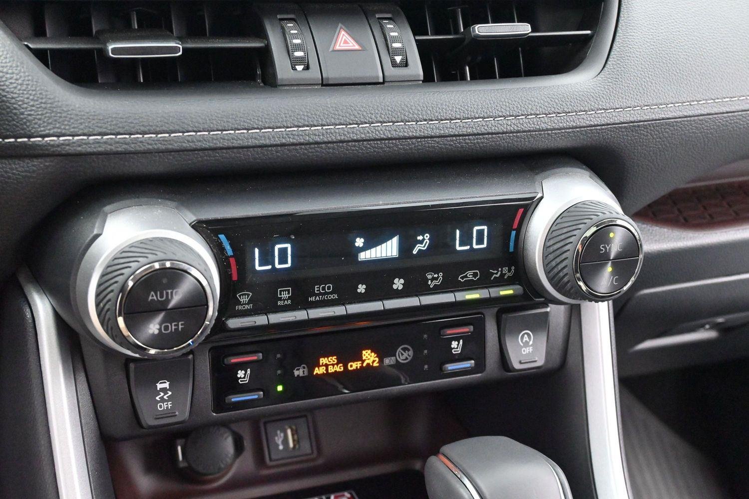 Used 2025 Wind Chill Pearl Toyota Limited image 19