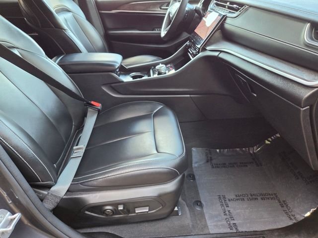 Used 2024 Gray Jeep Limited image 28