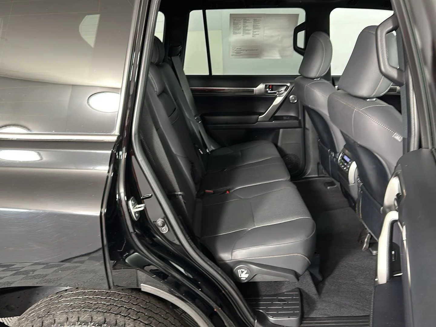 Used 2022 Nebula Gray Pearl Lexus GX 460 Premium image 36