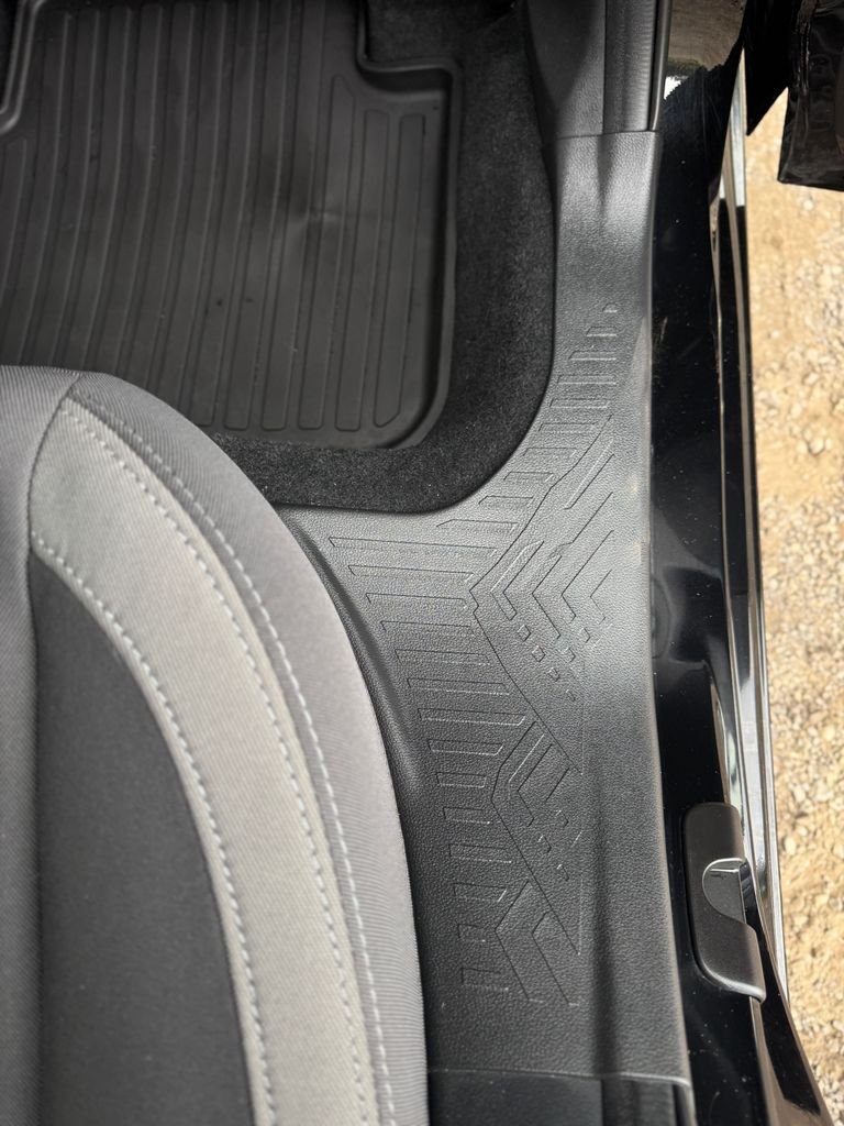 Used 2025 Crystal Black Silica Subaru Base image 34
