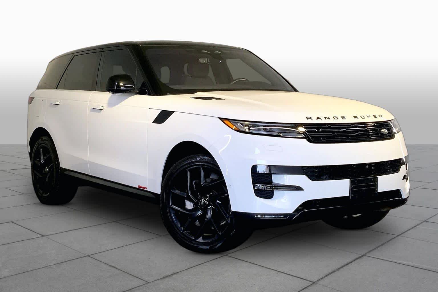 Used 2023 Fuji White Land Rover SE image 3