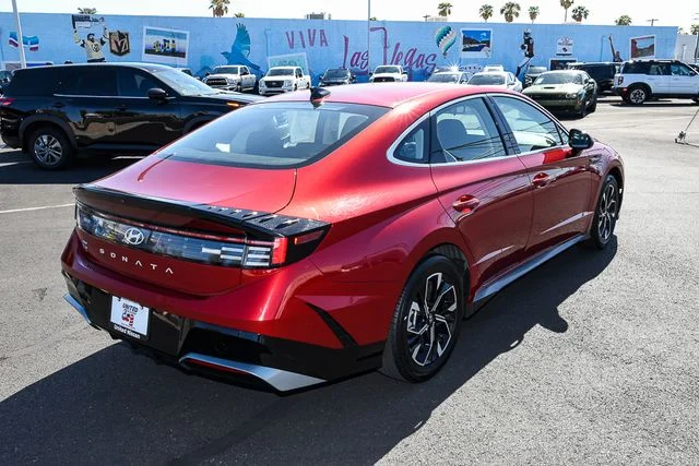 Used 2024 Red Hyundai SEL image 5