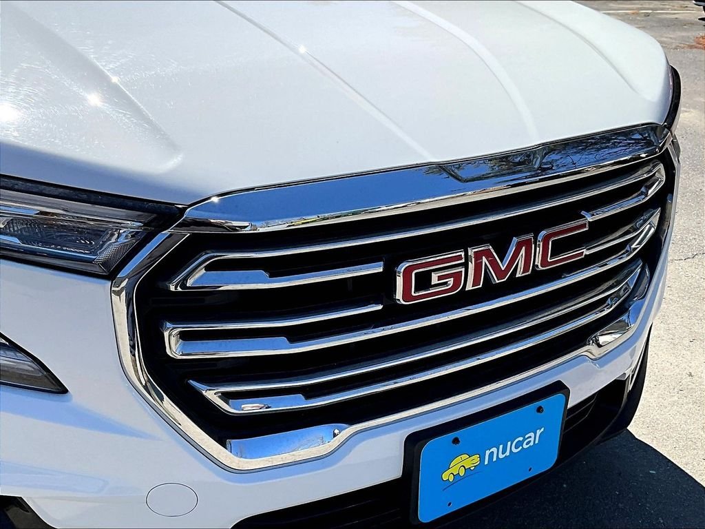 Used 2024 White GMC SLT image 31