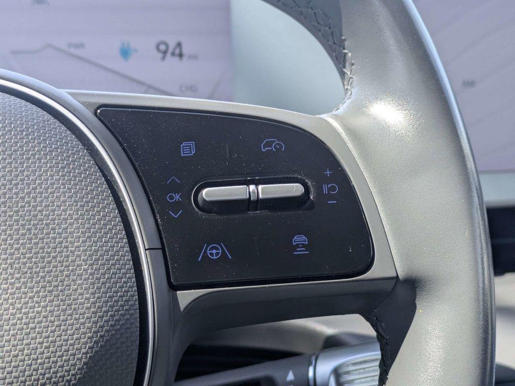 New 2023 Black Hyundai SE image 26