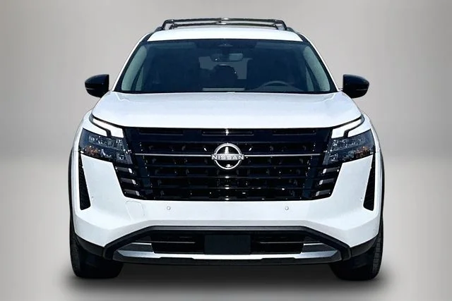 New 2026 Everest White Pearl TriCoat Nissan SL image 11
