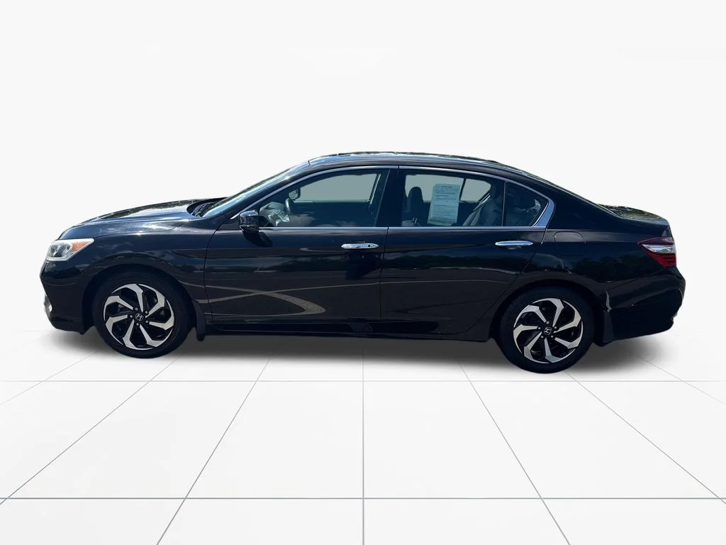 Used 2016 Crystal Black Pearl Honda EX-L image 4