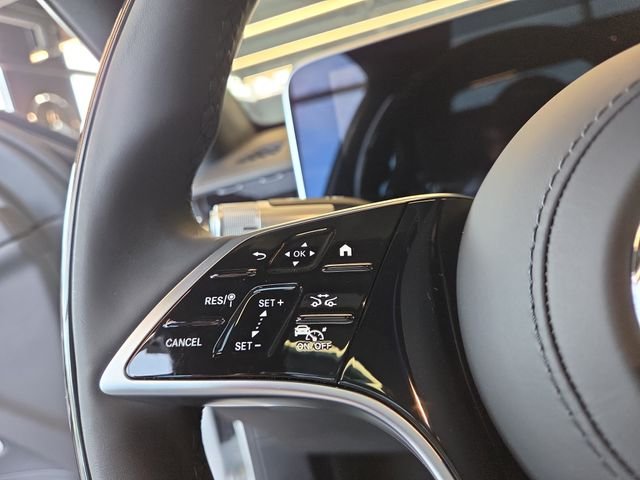 New 2026 MANUFAKTUR Moonlight White Metallic Mercedes-Benz S580 image 15