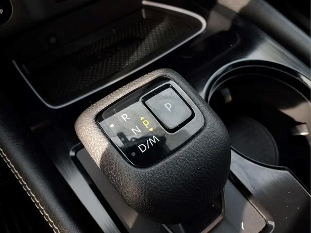 Used 2025 Gold Nissan Platinum image 15