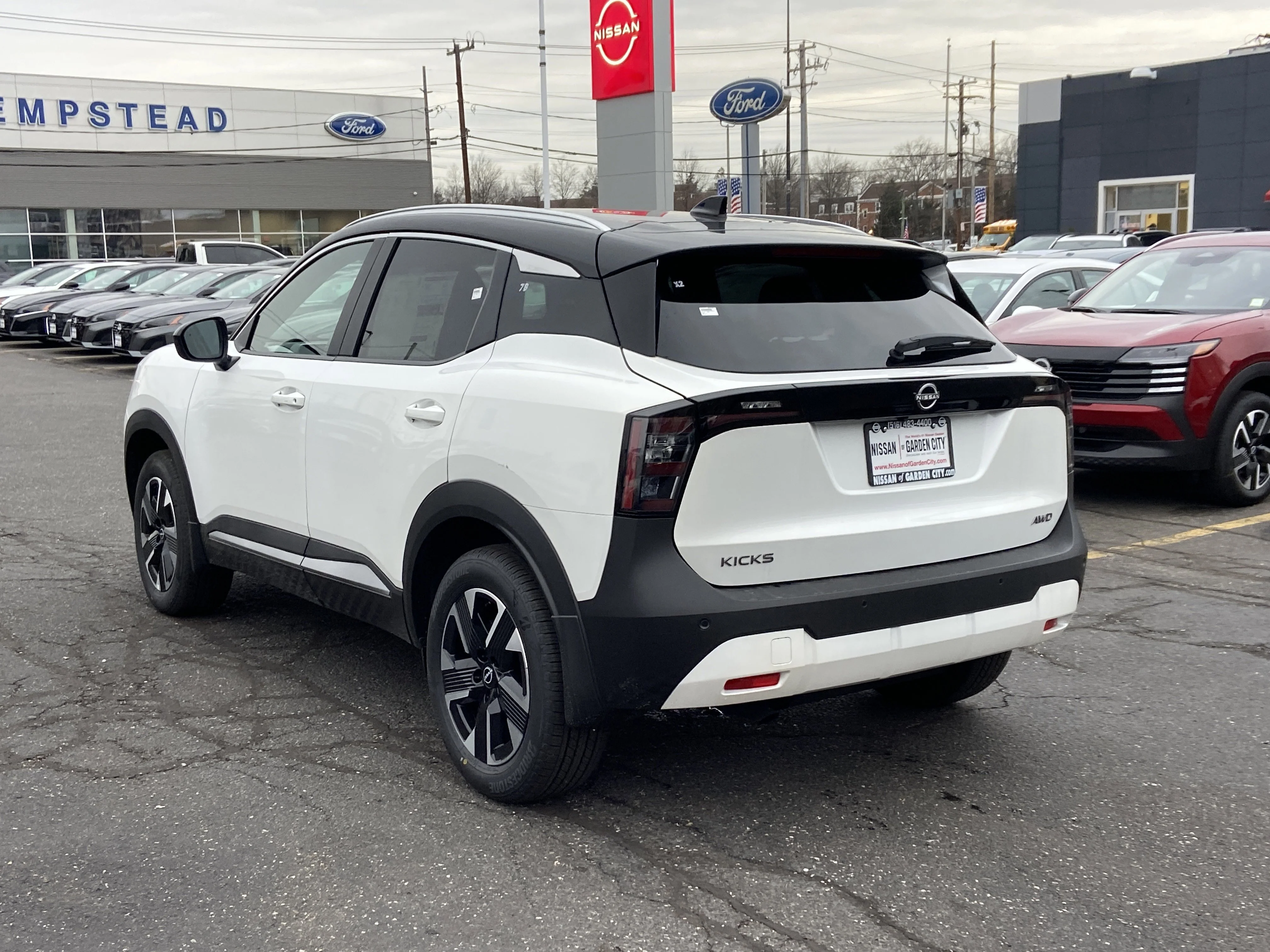 New 2026 Aspen White Tricoat/Super Black Nissan SV image 6