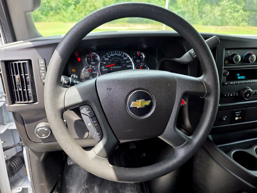 Used 2025 Summit White Chevrolet WT image 10