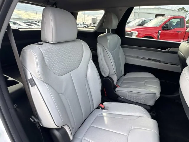 Used 2024 White Hyundai SEL image 29