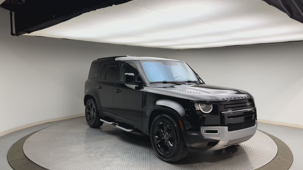 Used 2020 Santorini Black Metallic Land Rover S image 8