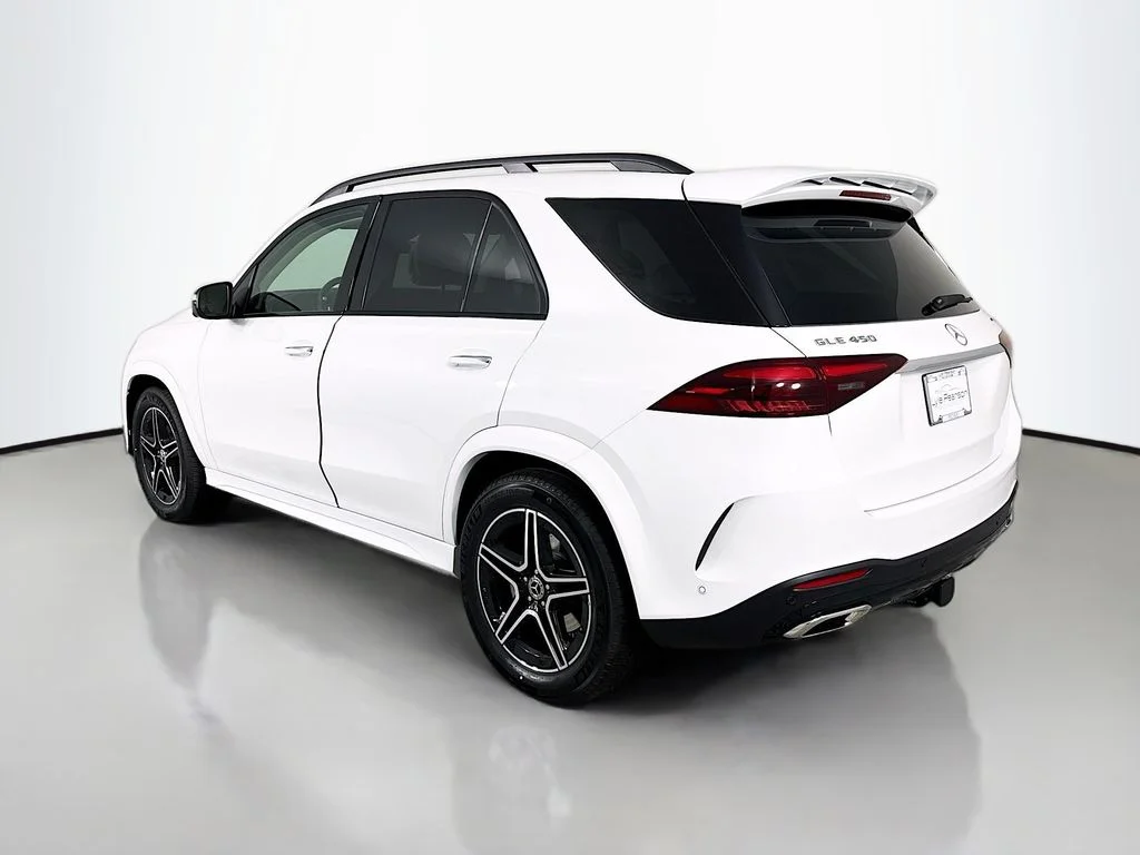 New 2026 MANUFAKTUR Moonlight White Metallic Mercedes-Benz GLE 450 image 3