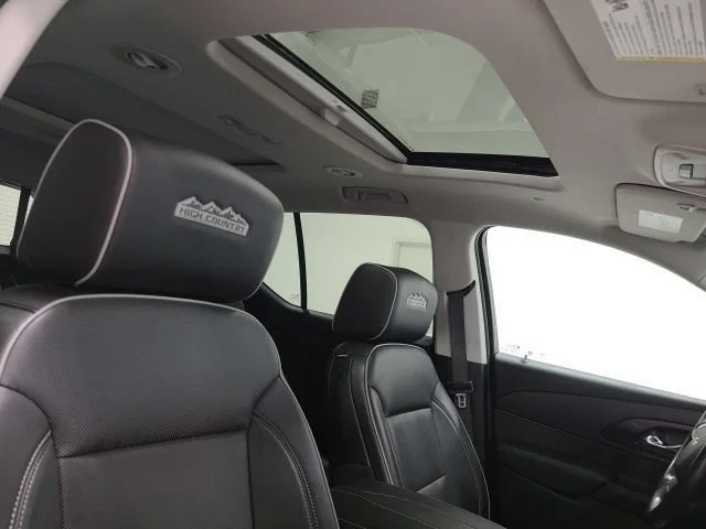 Used 2020 Iridescent Pearl Tricoat Chevrolet High Country image 11