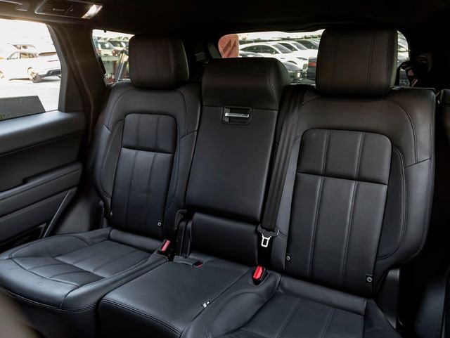 Used 2019 Fuji White Land Rover HSE image 31