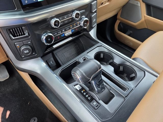Used 2022 White Ford Lariat image 32