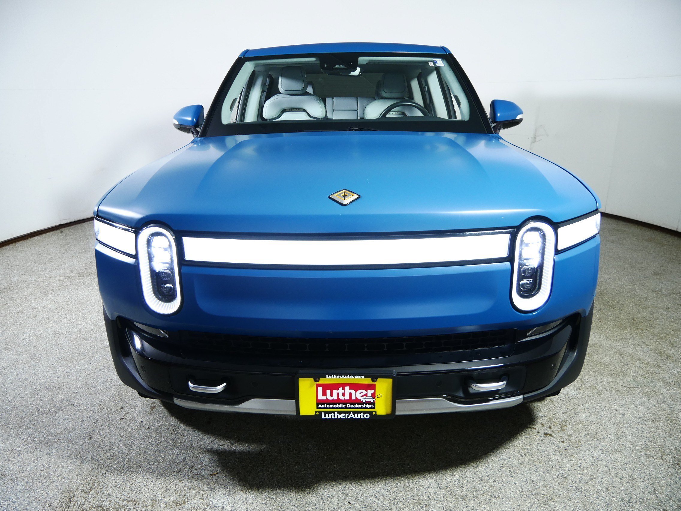 Used 2023 Rivian R1T Adventure with VIN 7FCTGAAA8PN017657 for sale in Golden Valley, MN