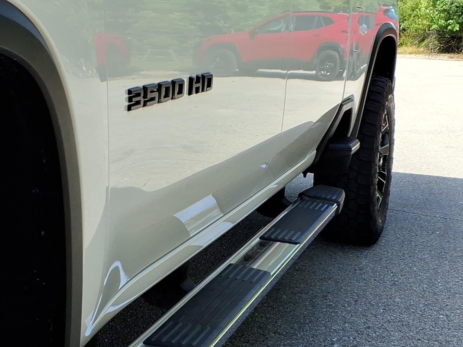 Used 2024 Summit White Chevrolet LTZ image 32