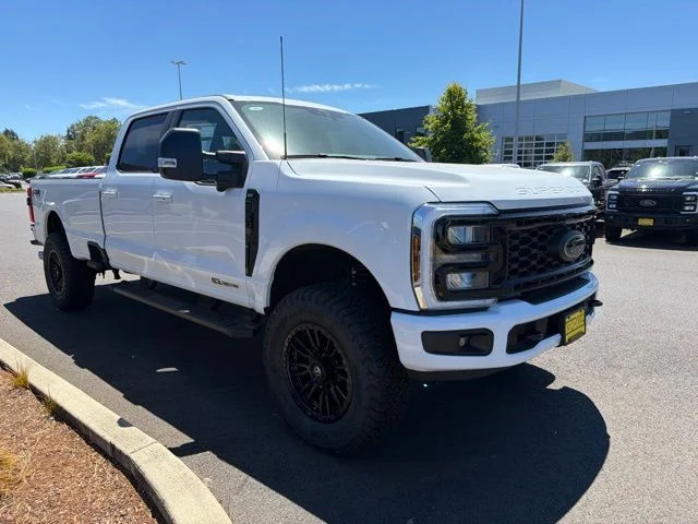 New 2026 Oxford White Ford XLT image 3