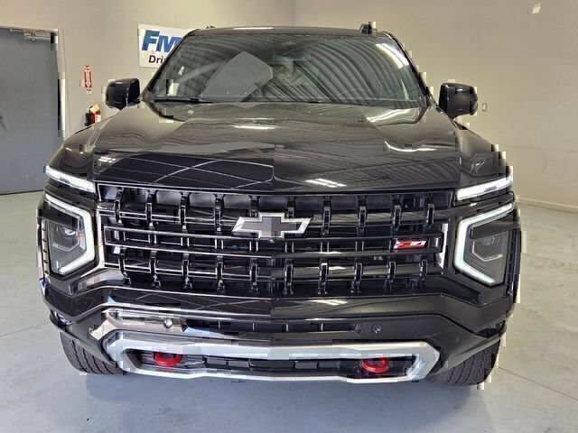 Used 2025 Black Chevrolet Z71 image 3