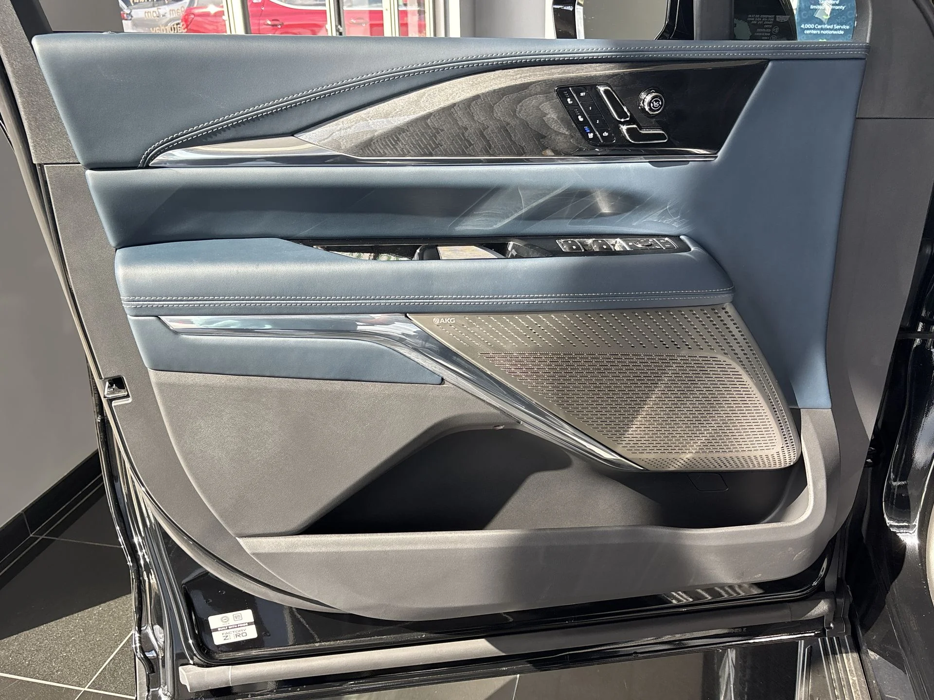 2025 Cadillac Escalade IQ Luxury 2 - Photo 76