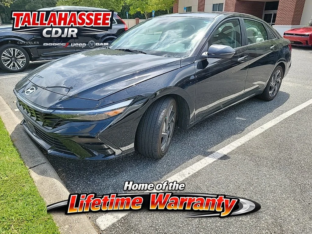 Used 2025 Abyss Black Hyundai Limited image 1