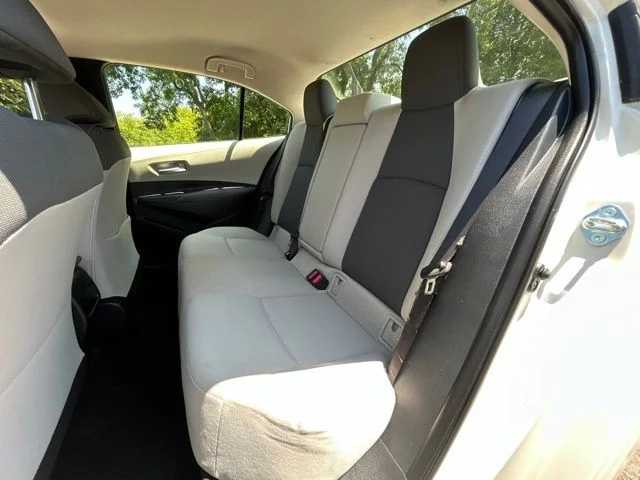 Used 2020 White Toyota LE image 20