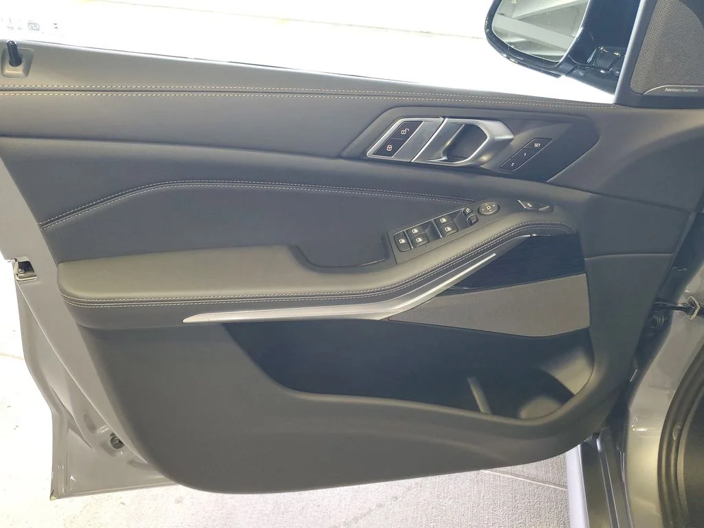 Used 2026 Gray BMW sDrive40i image 14