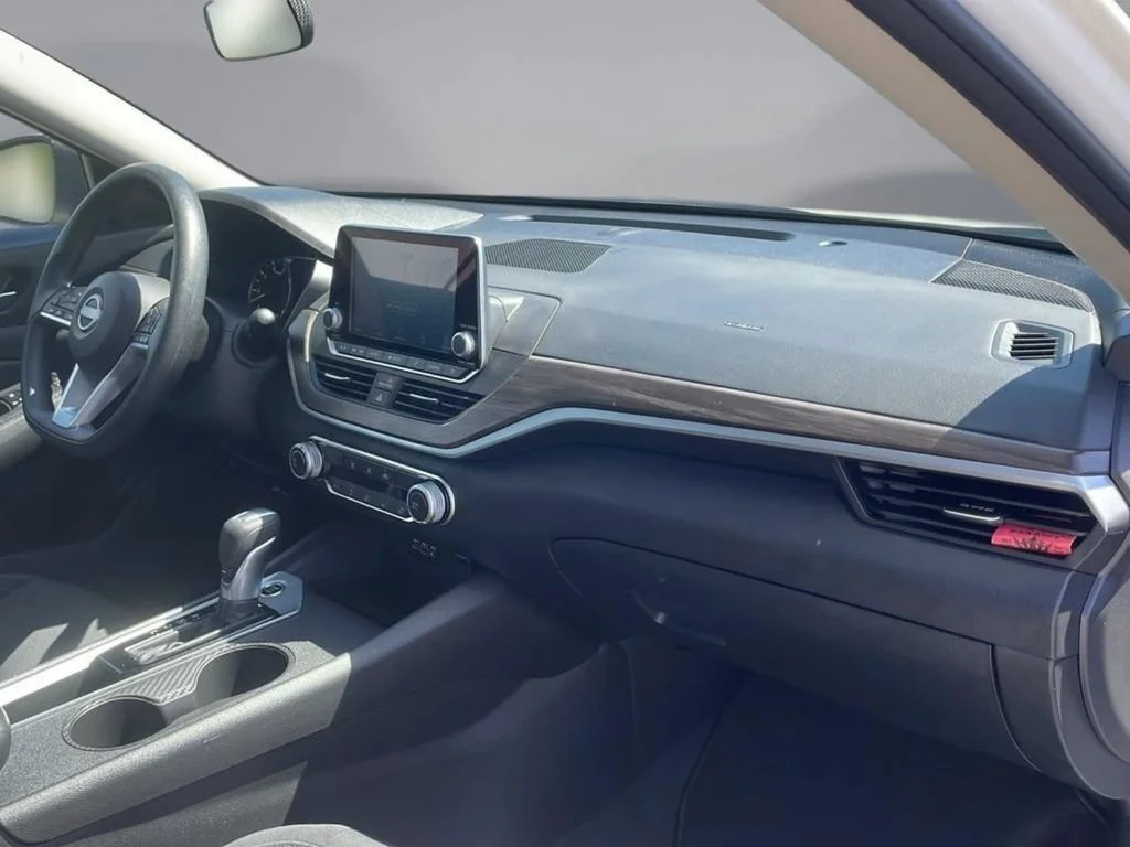 2025 Nissan Altima SV - Photo 22