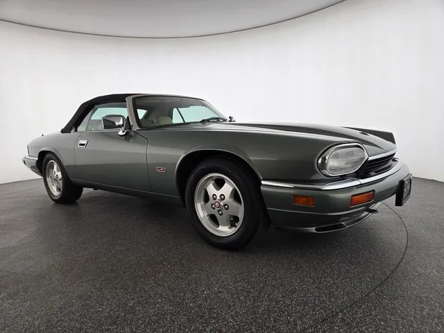 Used 1995 Green Jaguar 2+2 image 12