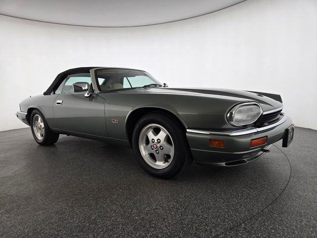 Used 1995 Green Jaguar 2+2 image 12