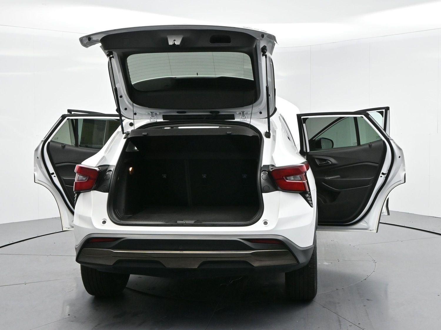 Used 2025 Summit White Chevrolet ACTIV image 40