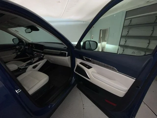 Used 2024 Black Kia EX image 26