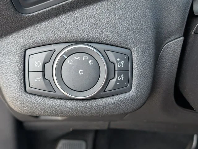 Used 2018 Gray Ford SE image 24