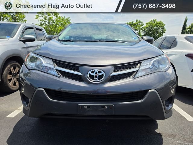 Used 2015 Magnetic Gray Metallic Toyota LE image 2