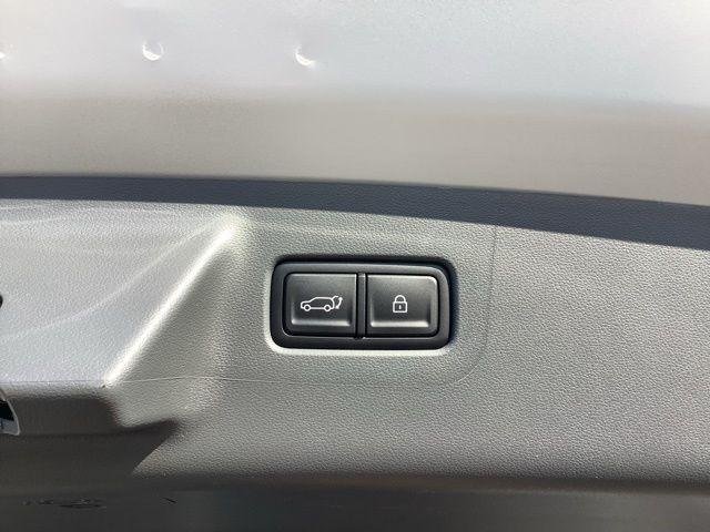 New 2026 Shimmering Silver Hyundai SEL image 10