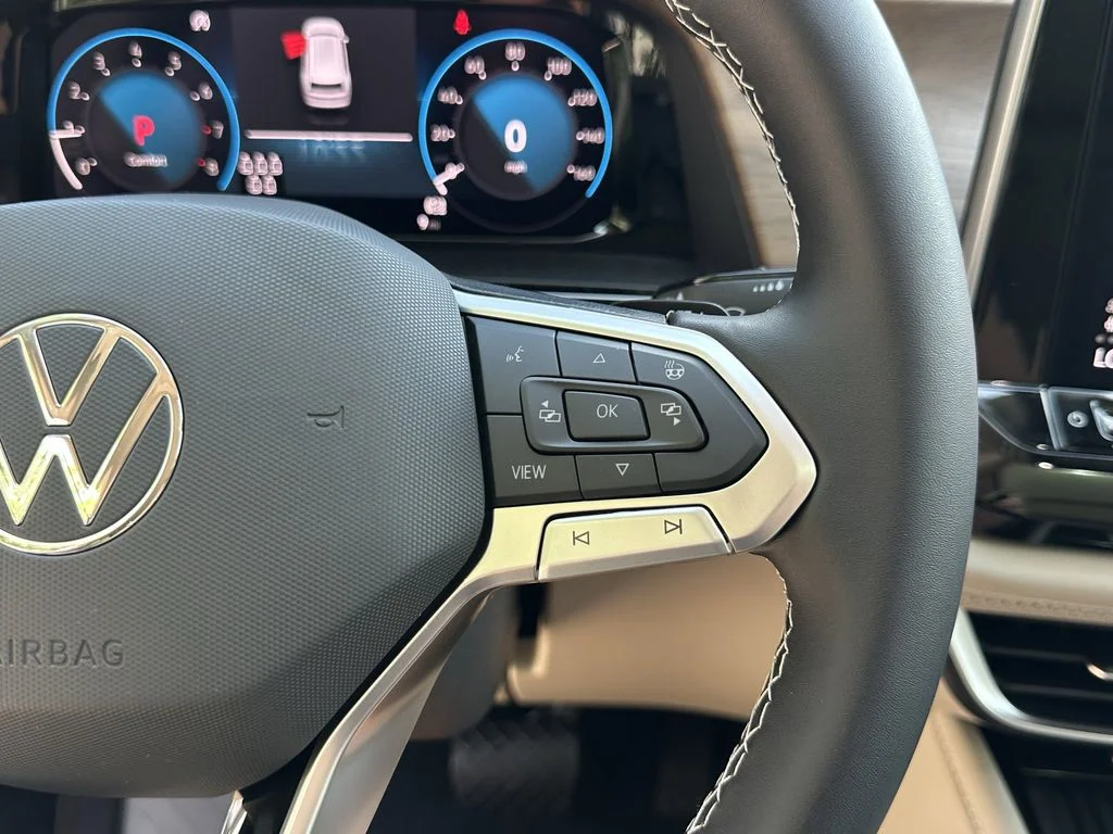 New 2026 White/off-white Volkswagen 2.0T SE w/Technology image 29