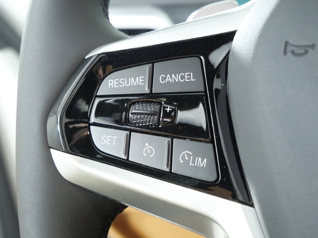 New 2026 Mineral White Metallic BMW 330i xDrive image 39