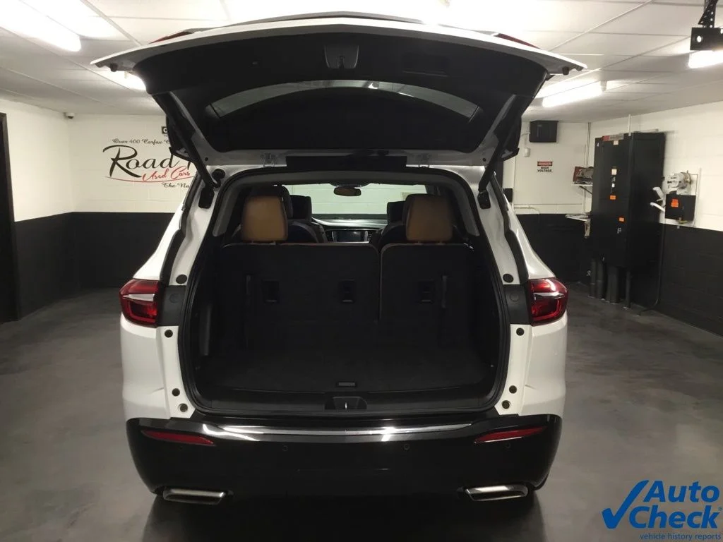 Used 2018 White Buick Essence image 12